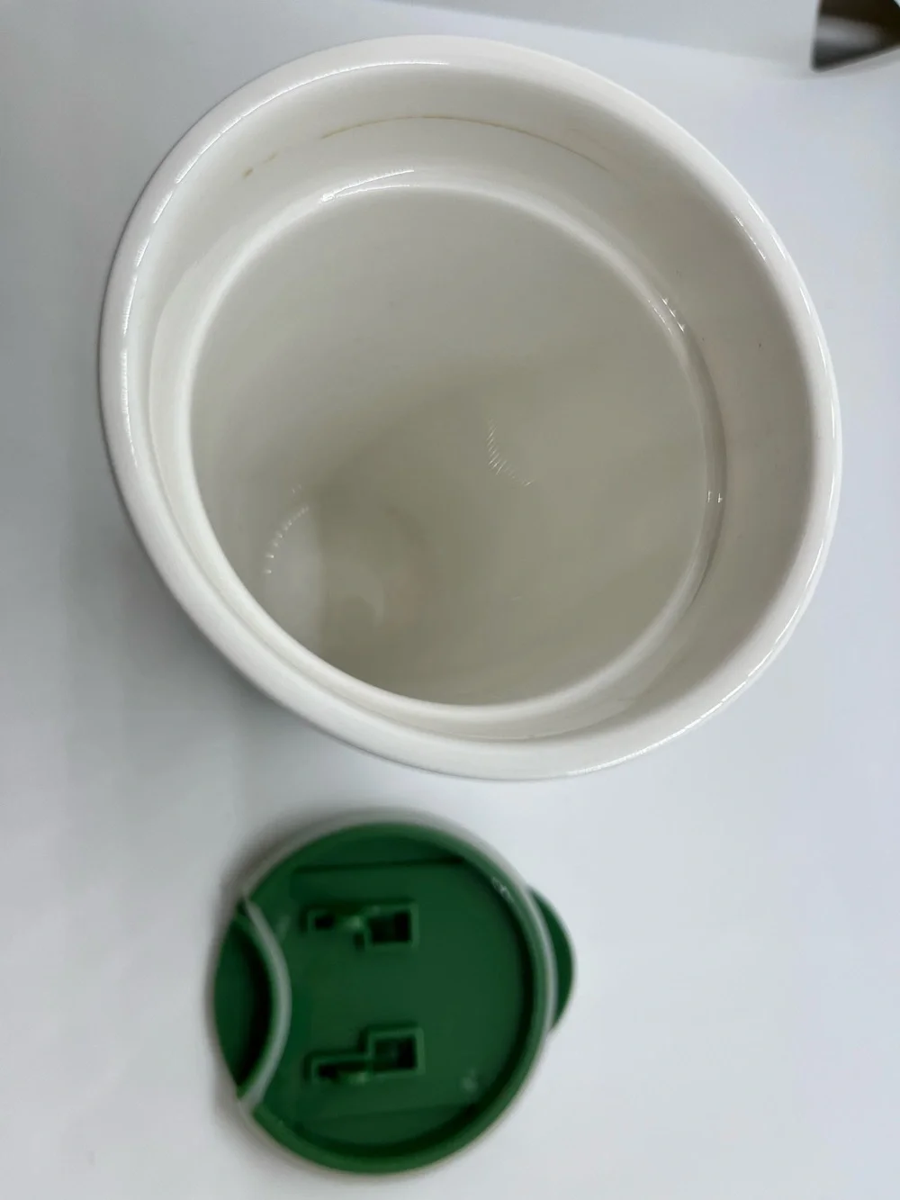 Spode Christmas Tree White Ceramic 8 oz Travel Cup with Lid